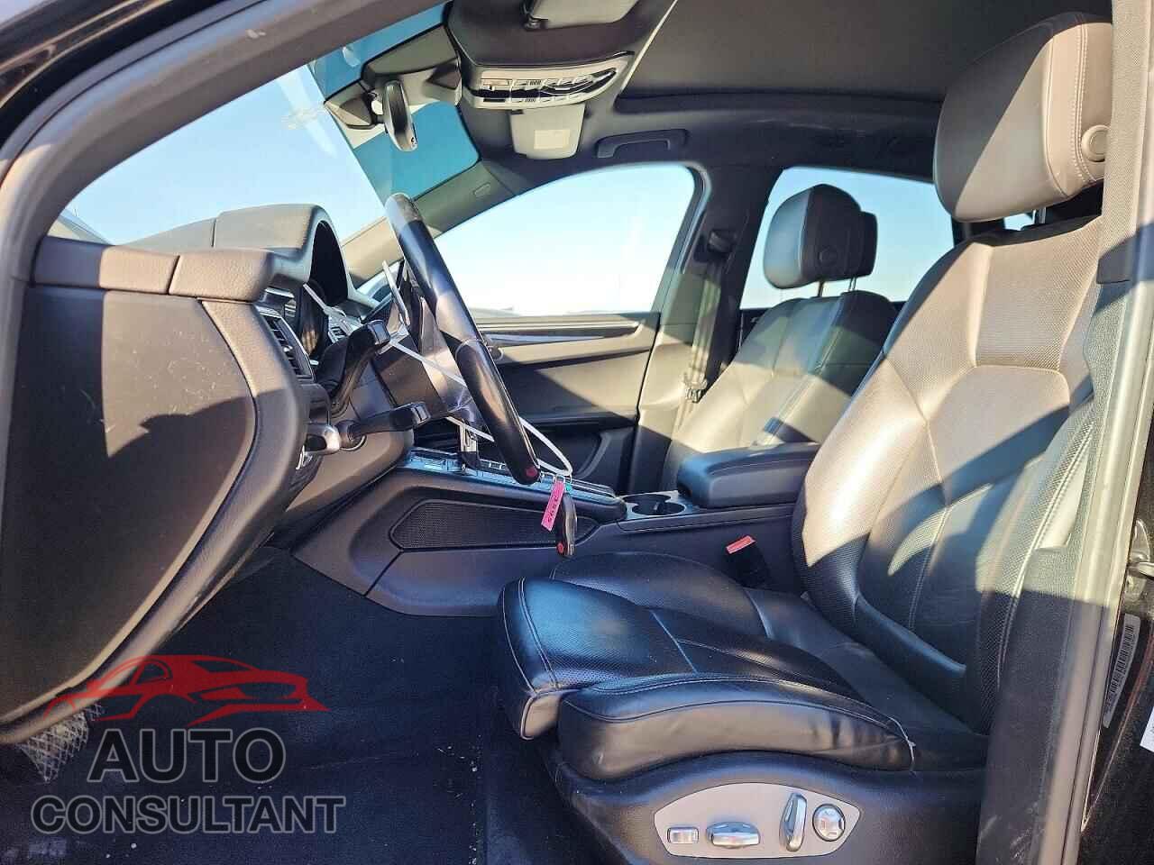 PORSCHE MACAN 2017 - WP1AA2A57HLB09622