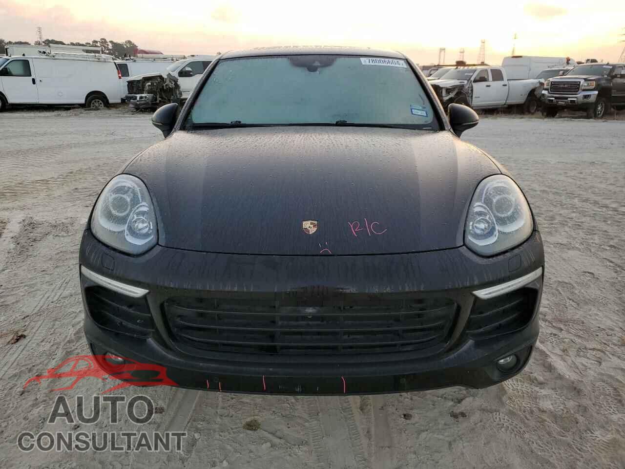 PORSCHE CAYENNE 2017 - WP1AA2A23HKA80373