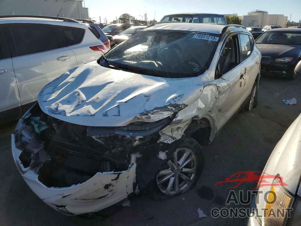 NISSAN ROGUE 2018 - JN1BJ1CP0JW193059