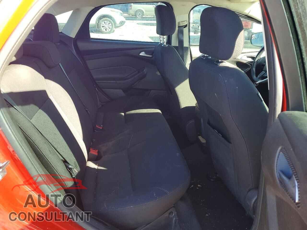 FORD FOCUS 2016 - 1FADP3F22GL297326