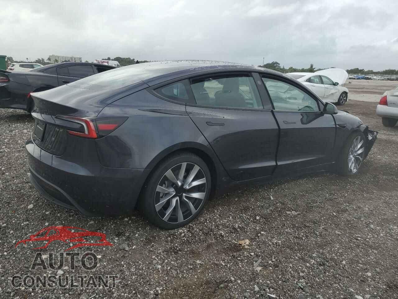 TESLA MODEL 3 2024 - 5YJ3E1EA0RF768601