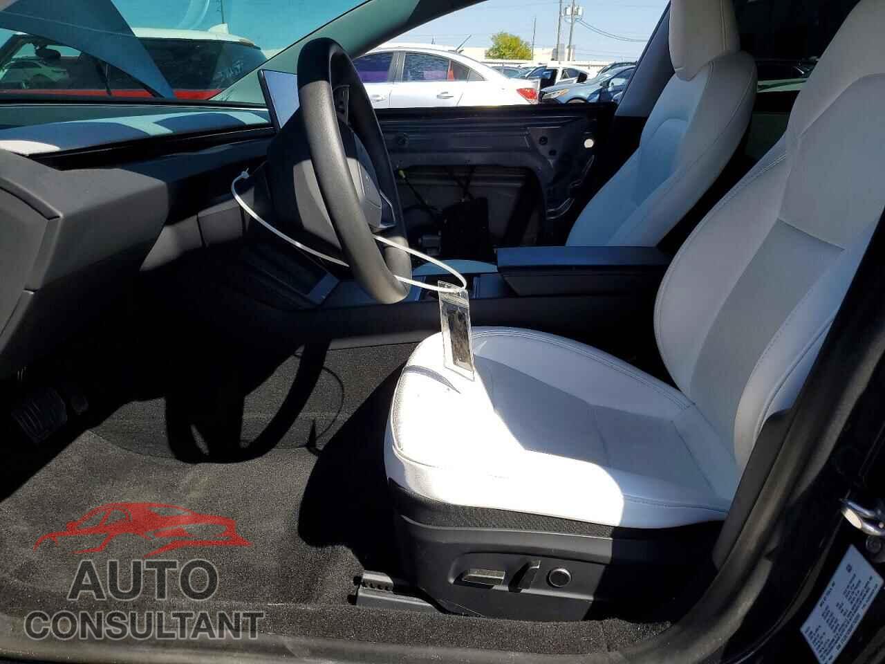 TESLA MODEL 3 2024 - 5YJ3E1EB5RF762009