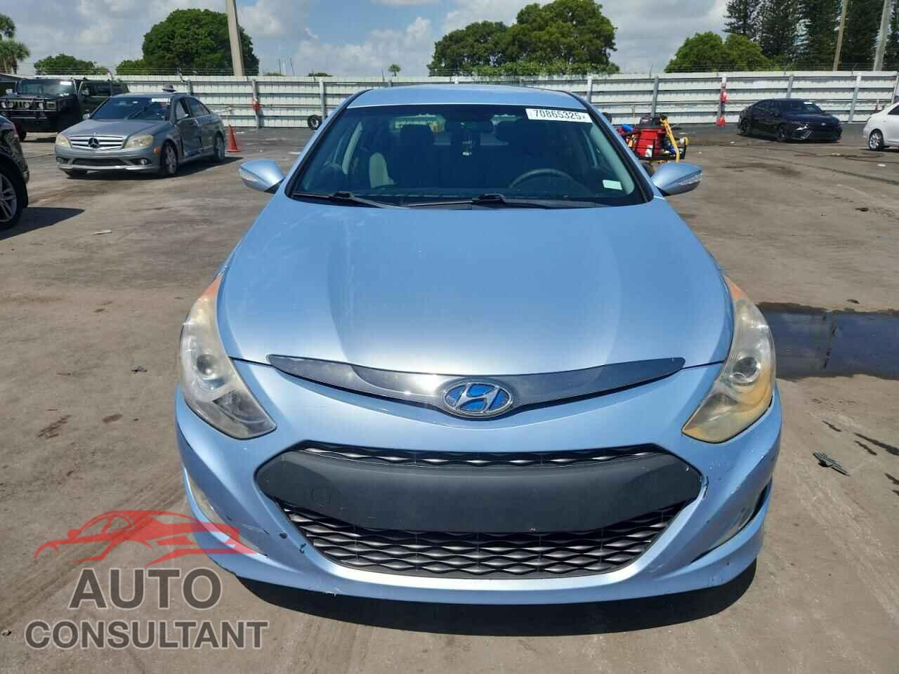 HYUNDAI SONATA 2011 - KMHEC4A45BA002440