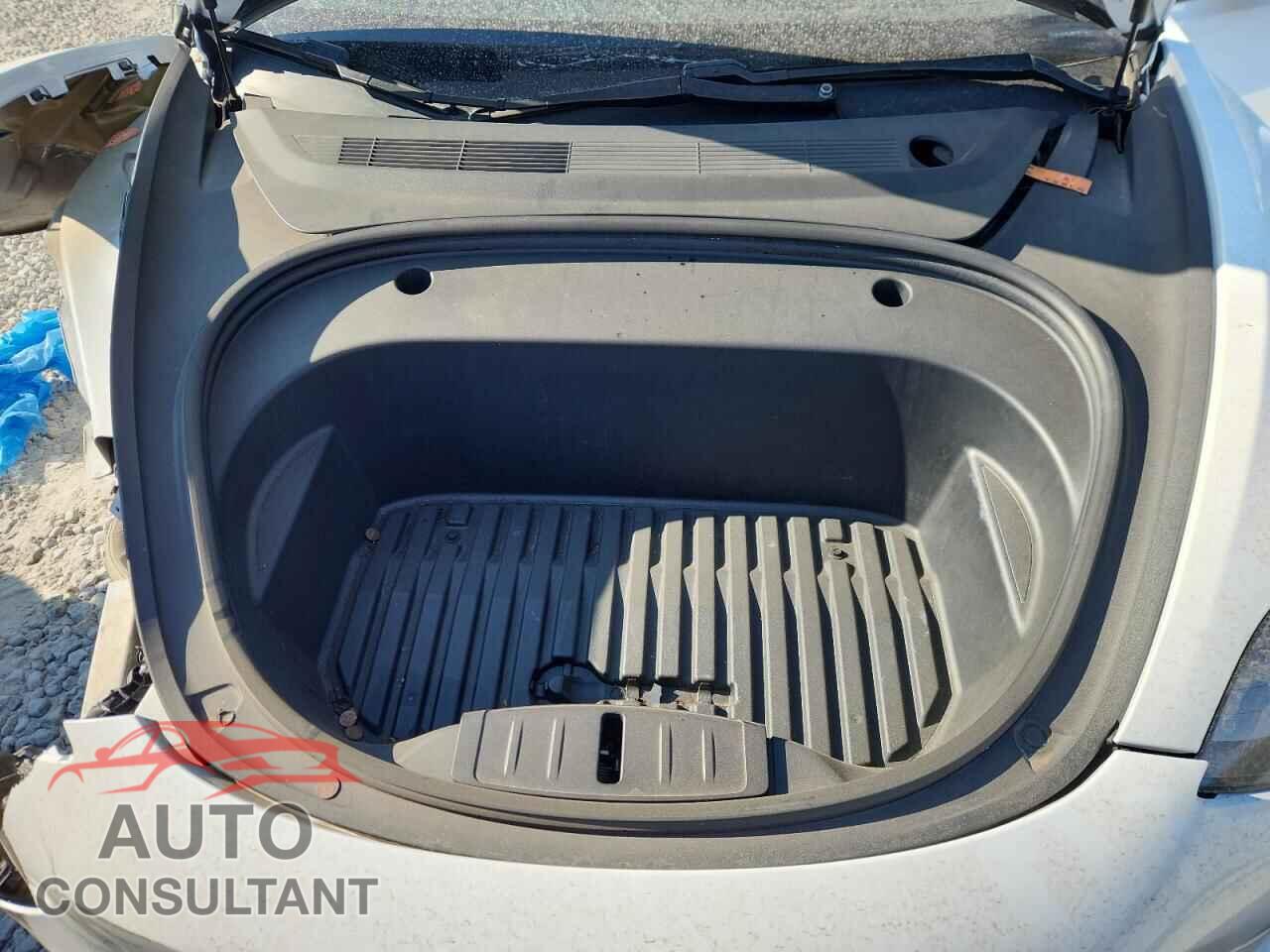 TESLA MODEL 3 2021 - 5YJ3E1EA4MF043043