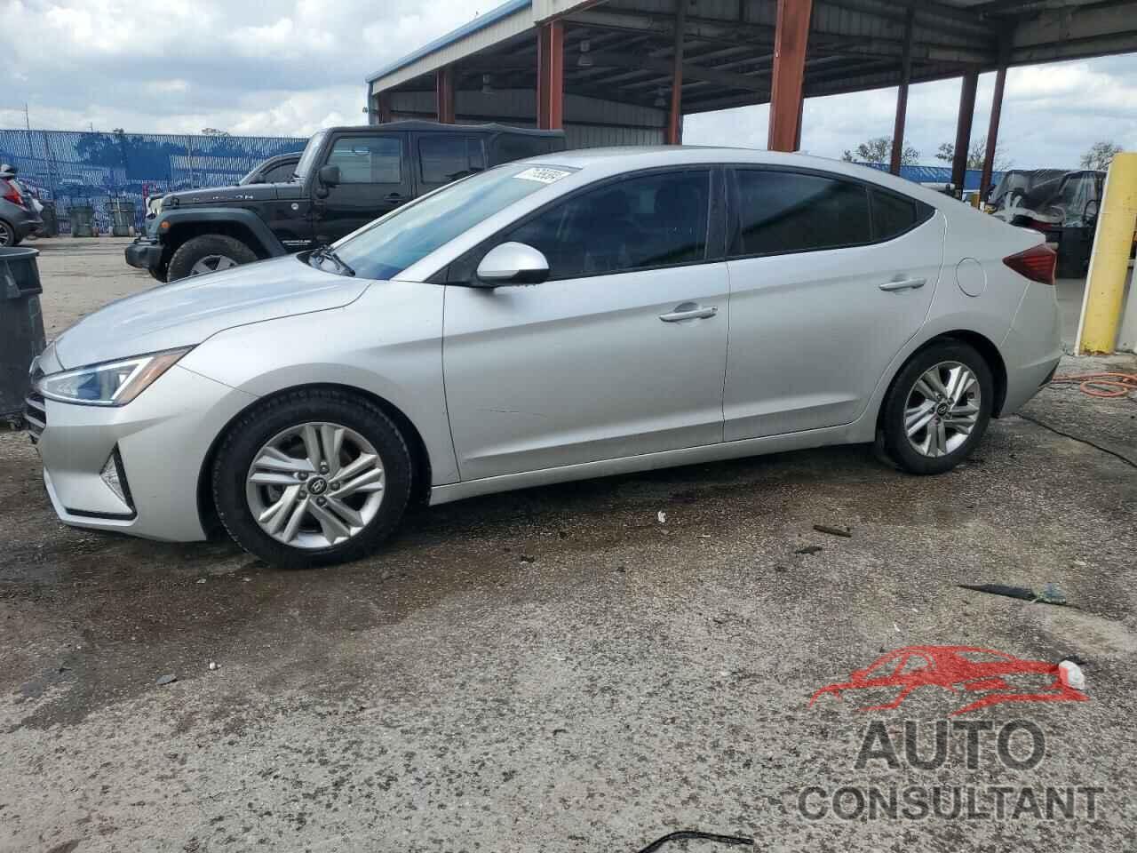 HYUNDAI ELANTRA 2019 - 5NPD84LF2KH413416