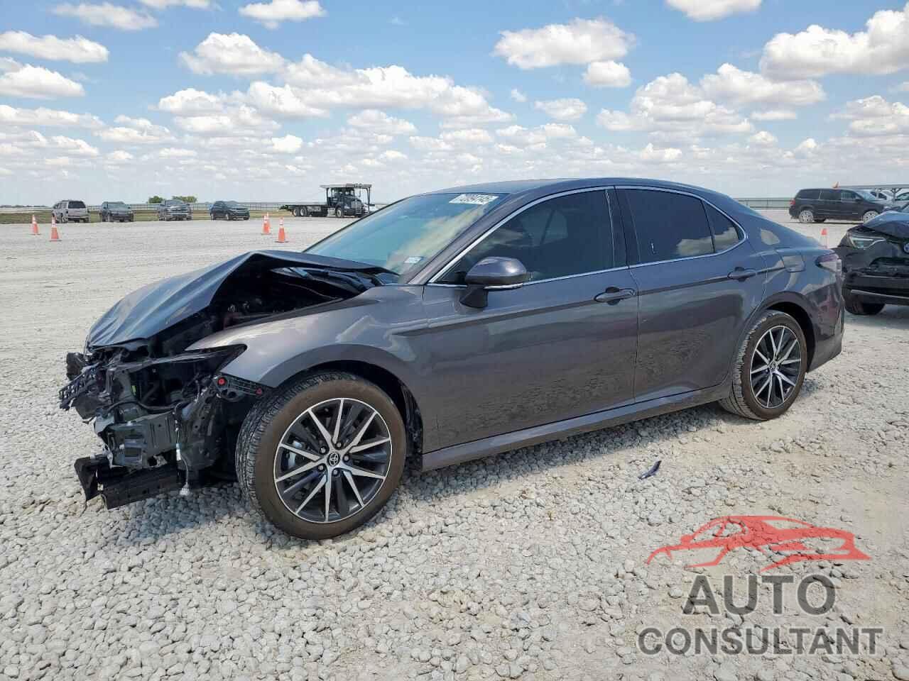TOYOTA CAMRY 2023 - 4T1F11AK3PU831634