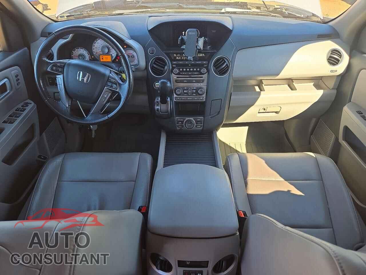 HONDA PILOT 2015 - 5FNYF4H92FB036228