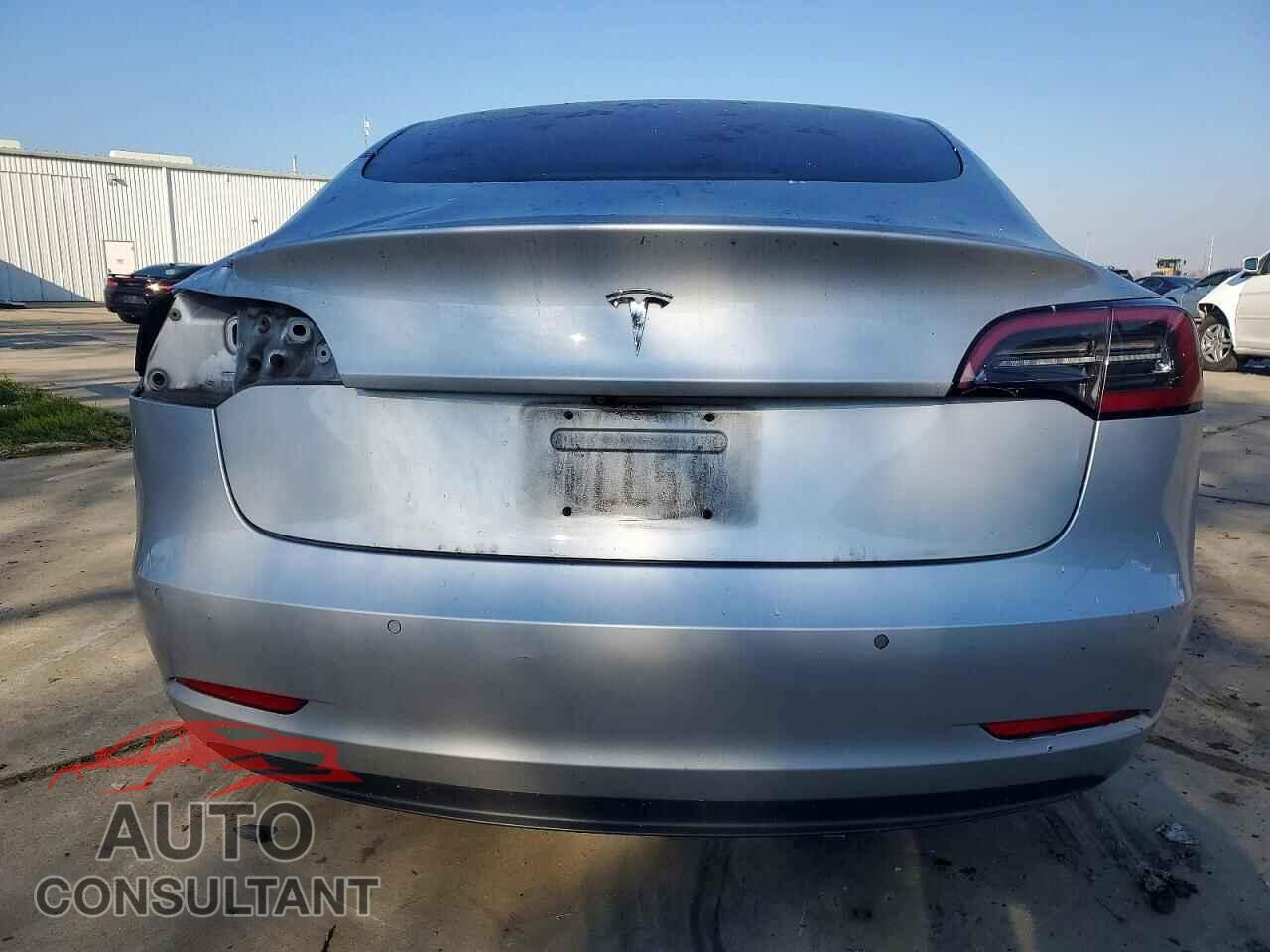 TESLA MODEL 3 2018 - 5YJ3E1EA4JF014251