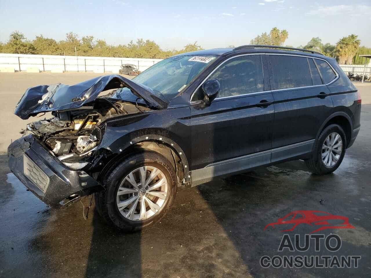 VOLKSWAGEN TIGUAN 2018 - 3VV3B7AX7JM041575