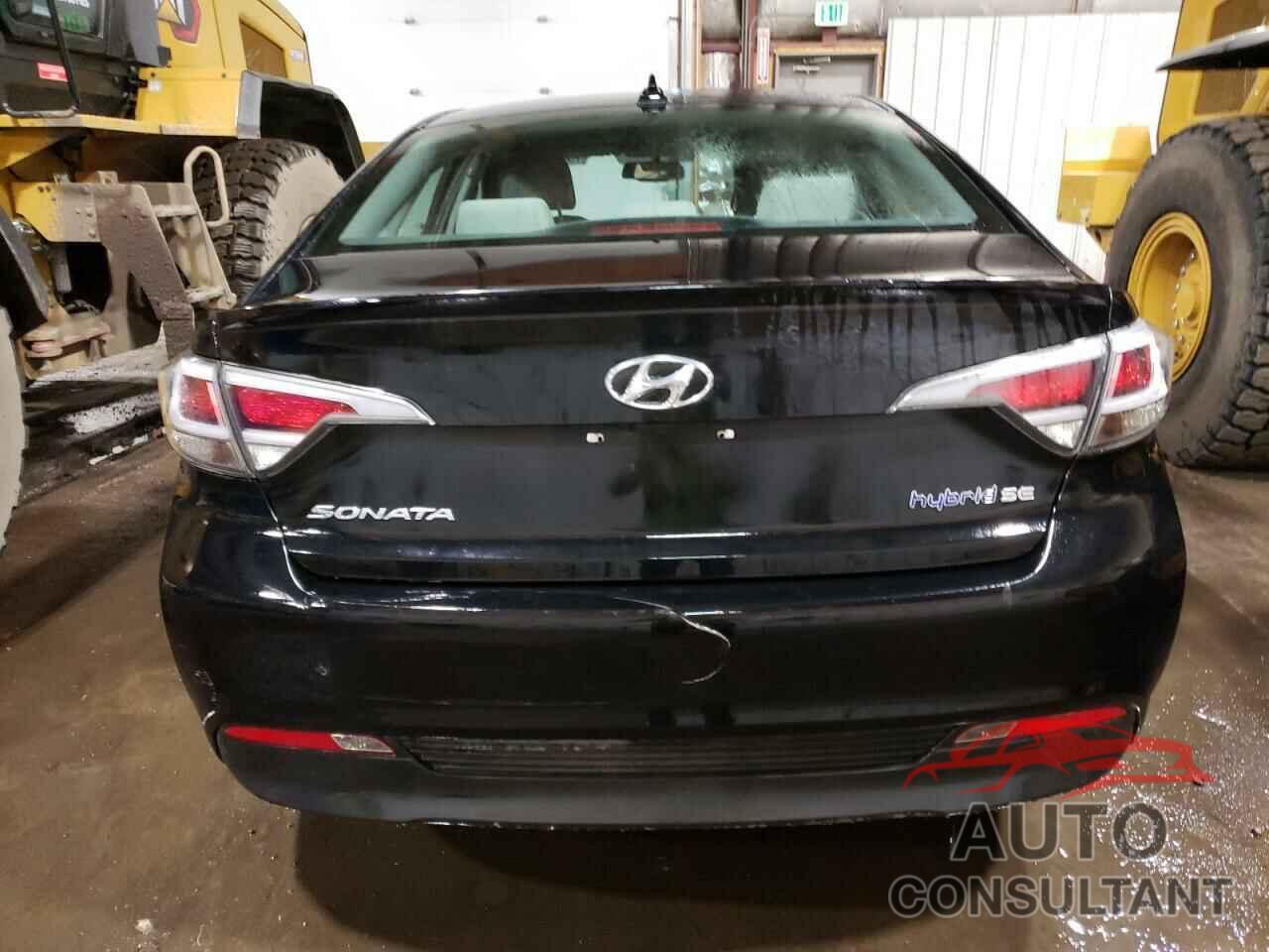 HYUNDAI SONATA 2017 - KMHE24L1XHA050174