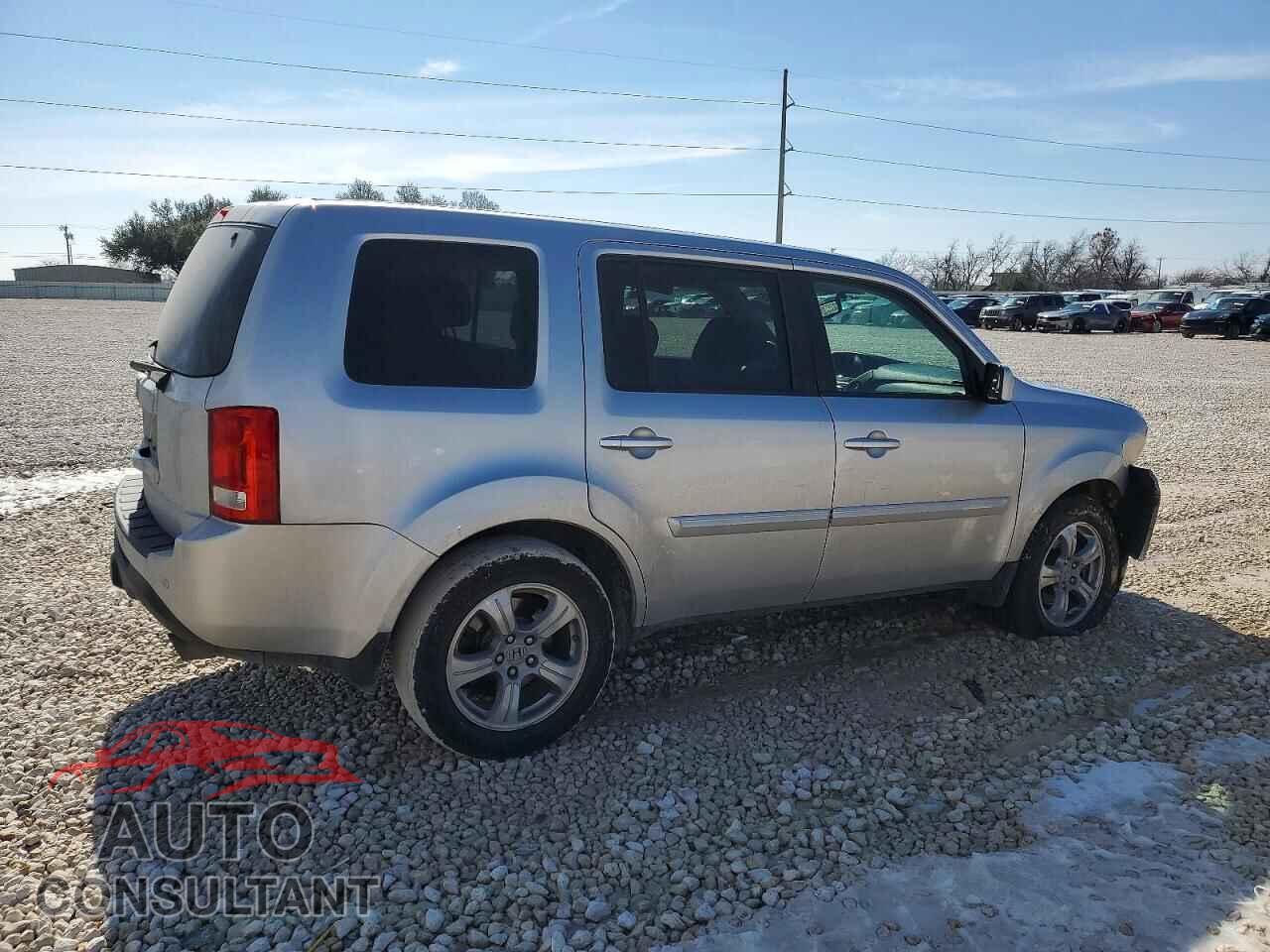 HONDA PILOT 2013 - 5FNYF3H56DB031845