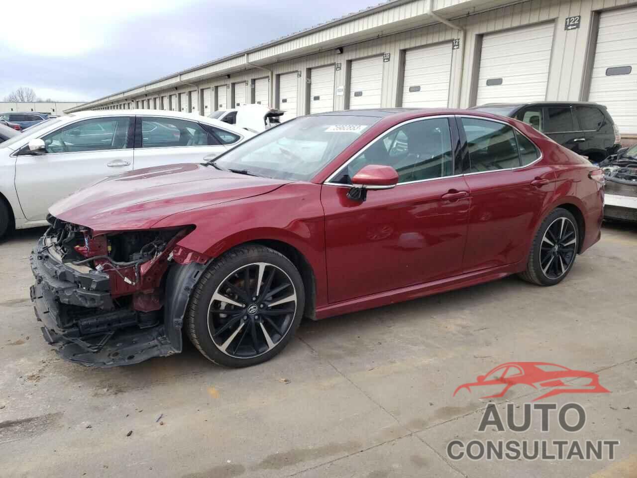 TOYOTA CAMRY 2018 - 4T1B61HK8JU570062