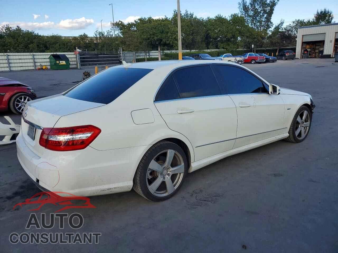 MERCEDES-BENZ E-CLASS 2012 - WDDHF5KB1CA585740