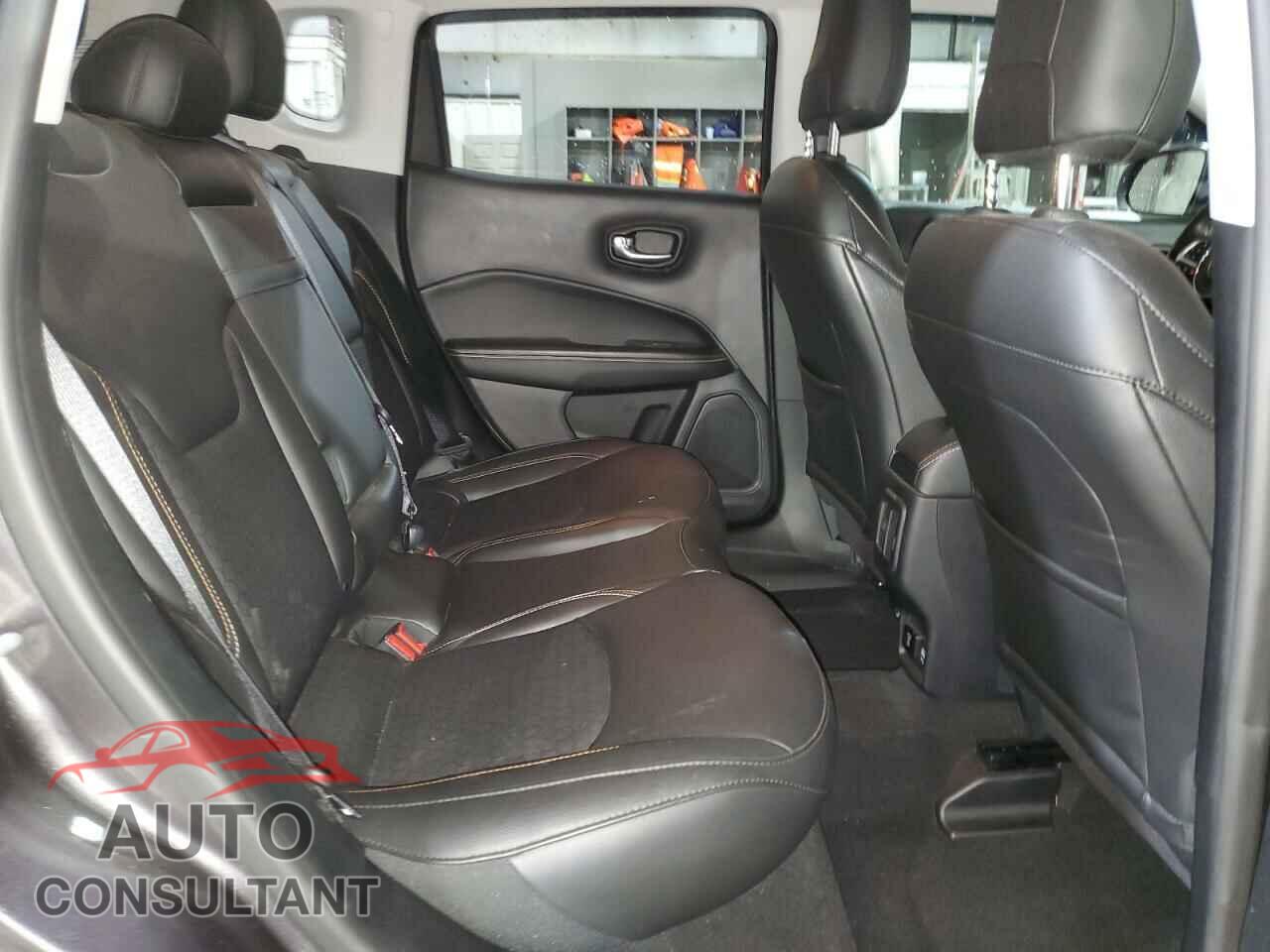 JEEP COMPASS 2019 - 3C4NJDBB7KT661202
