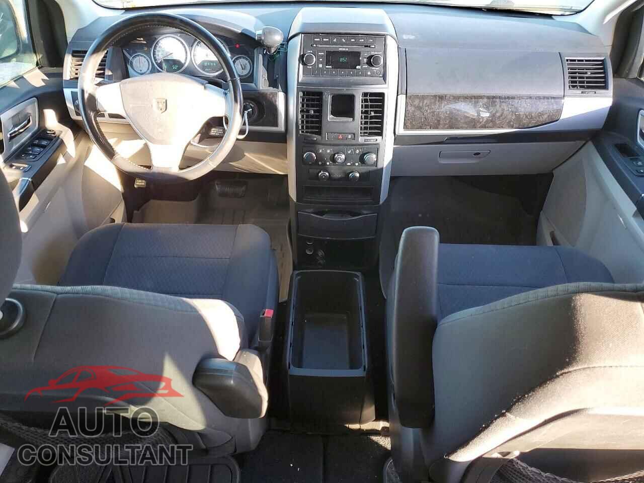 DODGE CARAVAN 2010 - 2D4RN5D10AR211315
