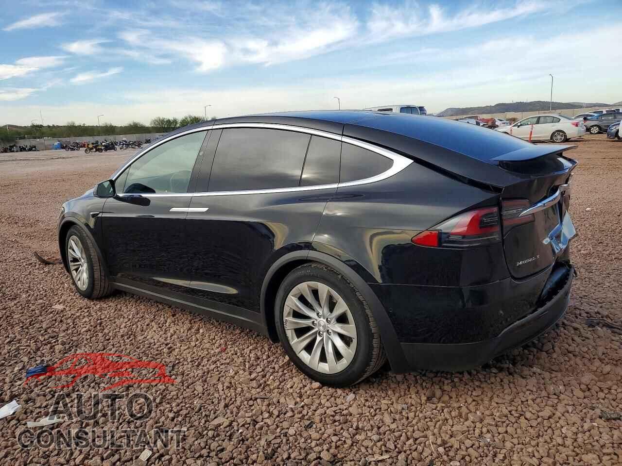 TESLA MODEL X 2018 - 5YJXCAE29JF100235