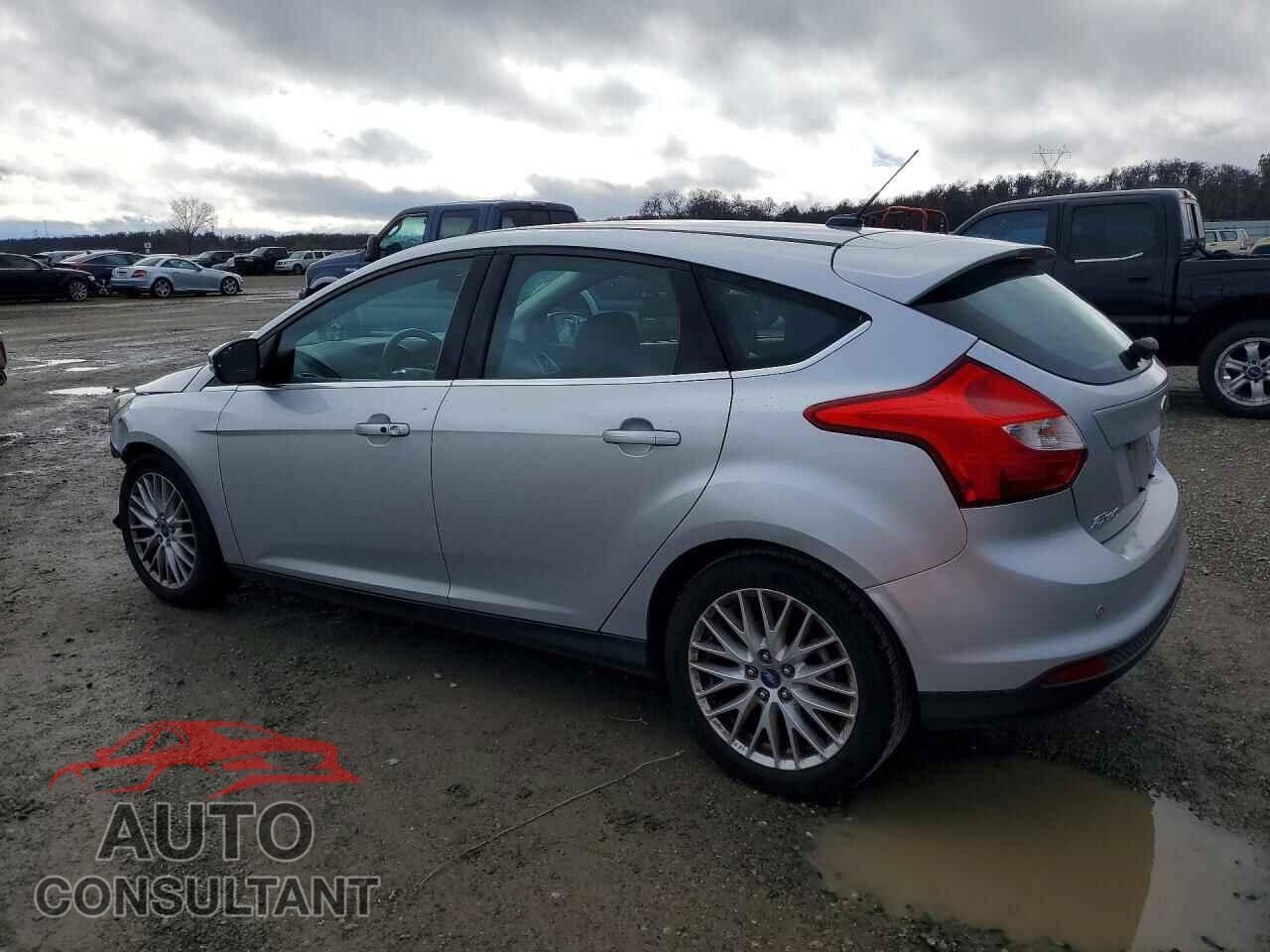 FORD FOCUS 2013 - 1FADP3N25DL255424