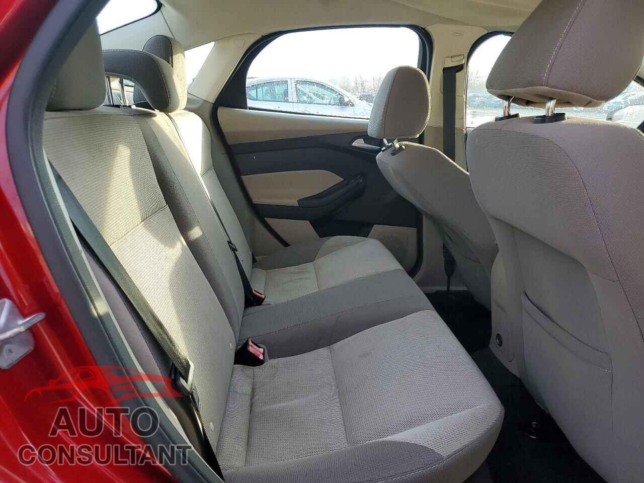 FORD FOCUS 2014 - 1FADP3F27EL128805