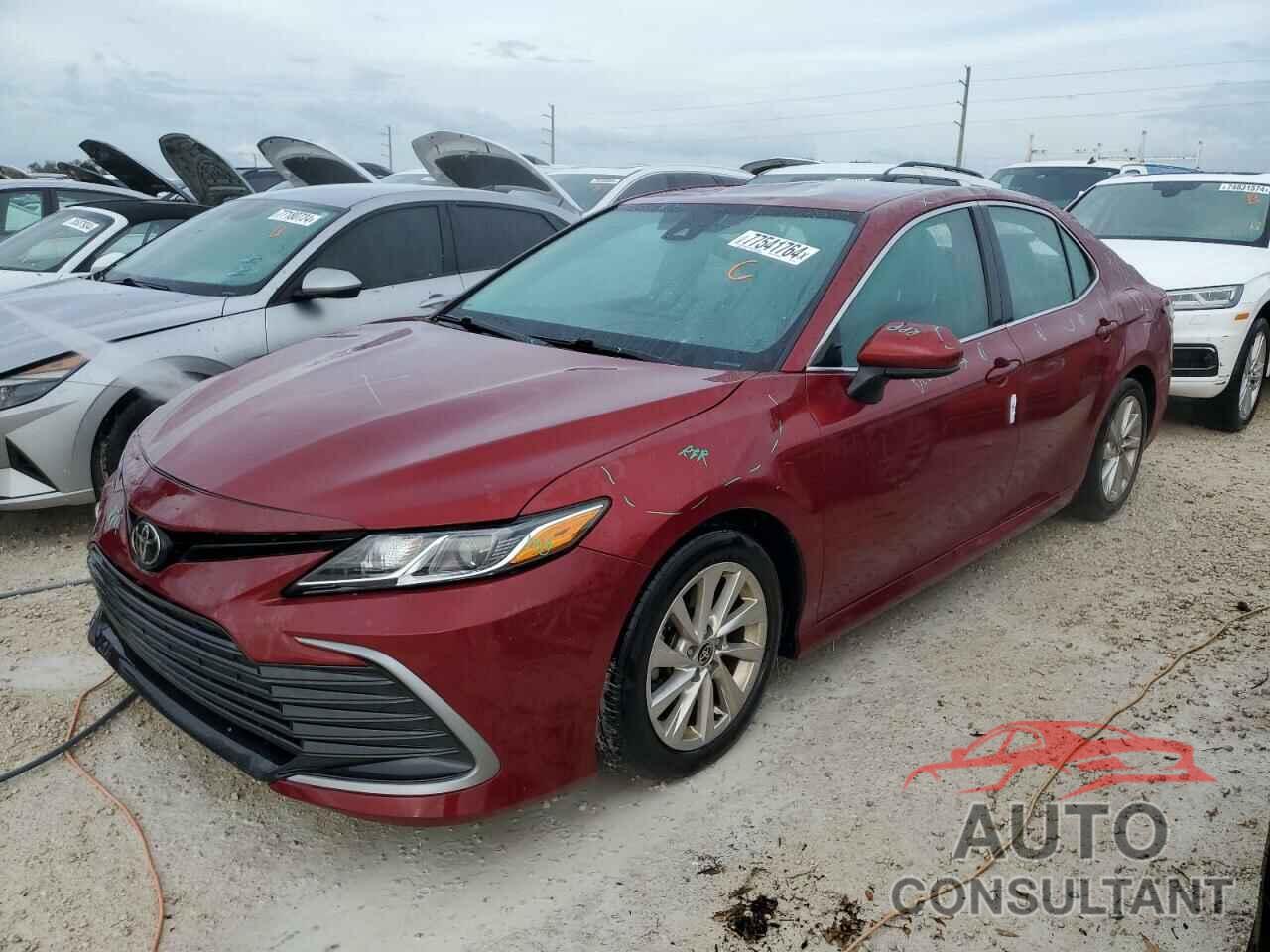 TOYOTA CAMRY 2021 - 4T1C11AK6MU552757