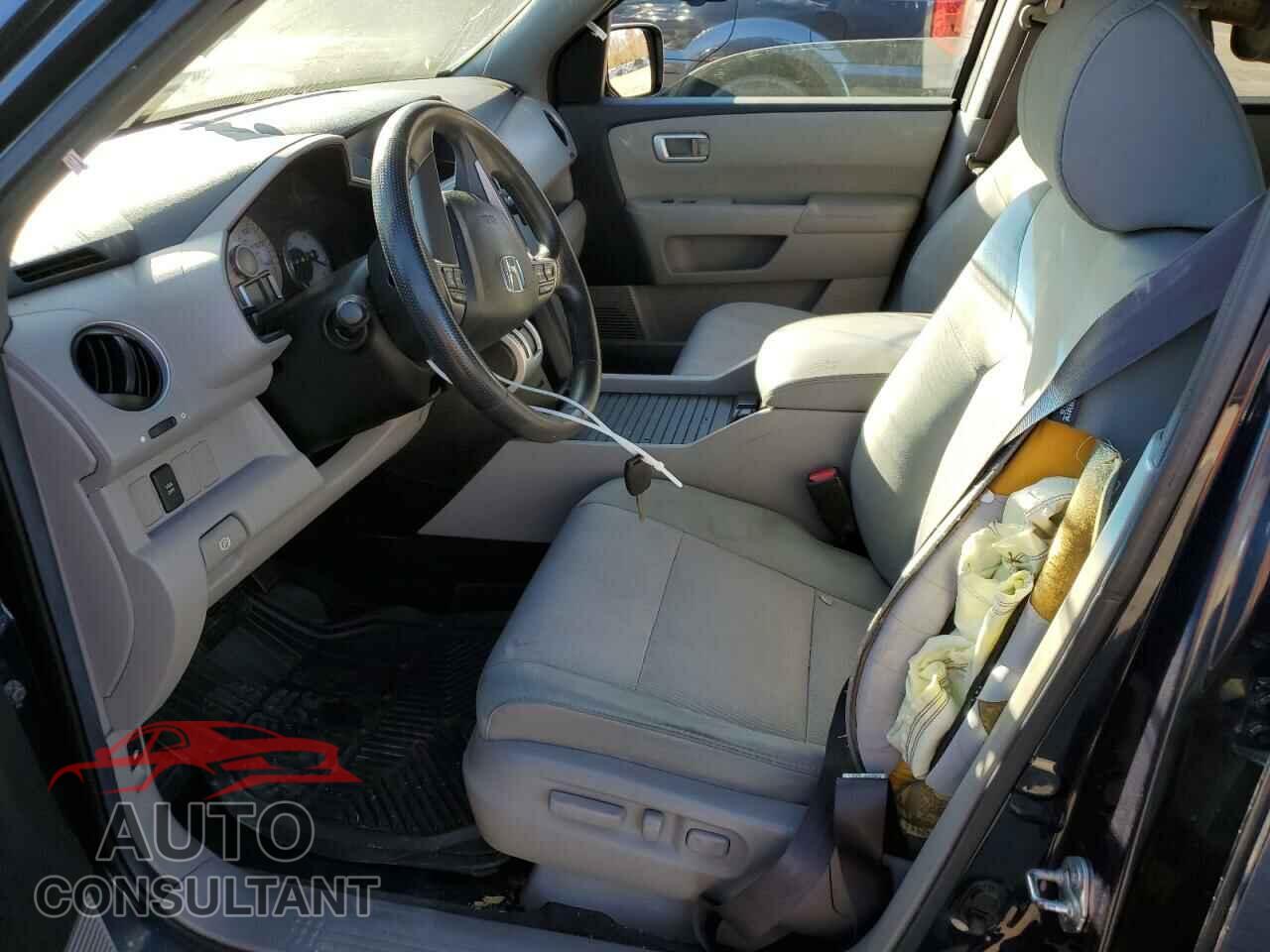 HONDA PILOT 2011 - 5FNYF4H40BB103083