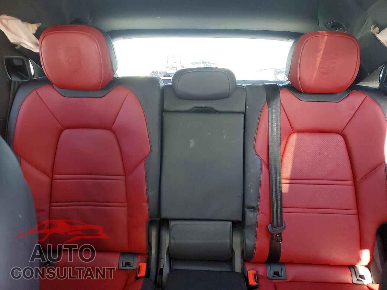 PORSCHE CAYENNE 2024 - WP1AA2AY8RDA03041