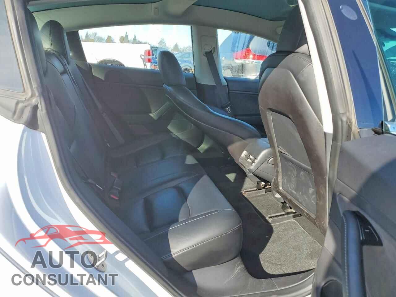 TESLA MODEL 3 2018 - 5YJ3E1EB5JF093860