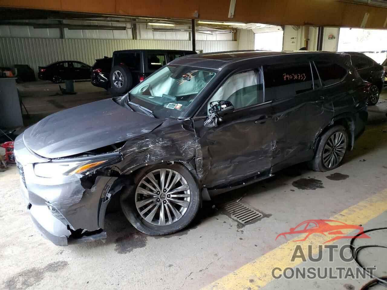 TOYOTA HIGHLANDER 2022 - 5TDEBRCHXNS073385