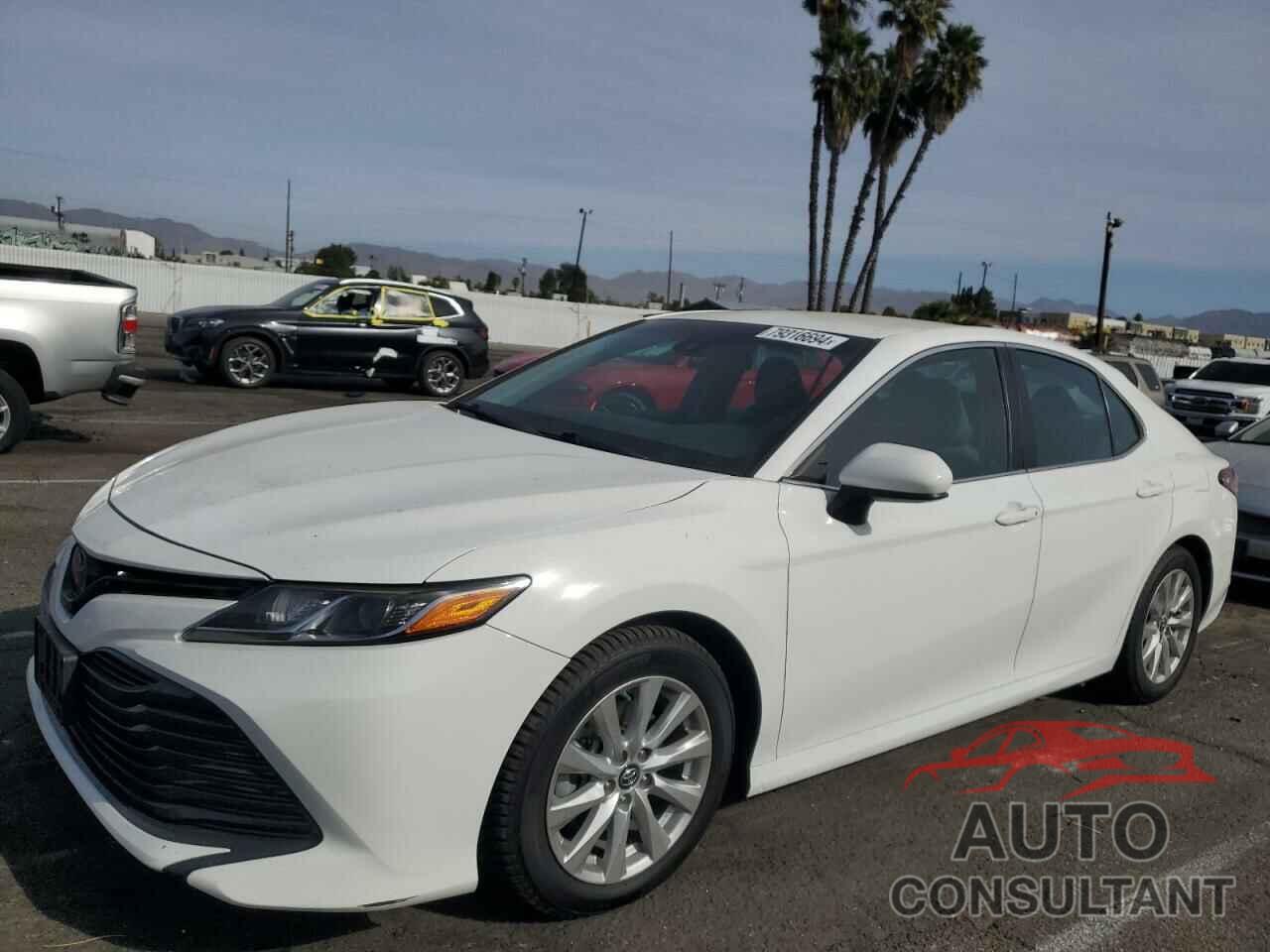 TOYOTA CAMRY 2018 - 4T1B11HK3JU635463
