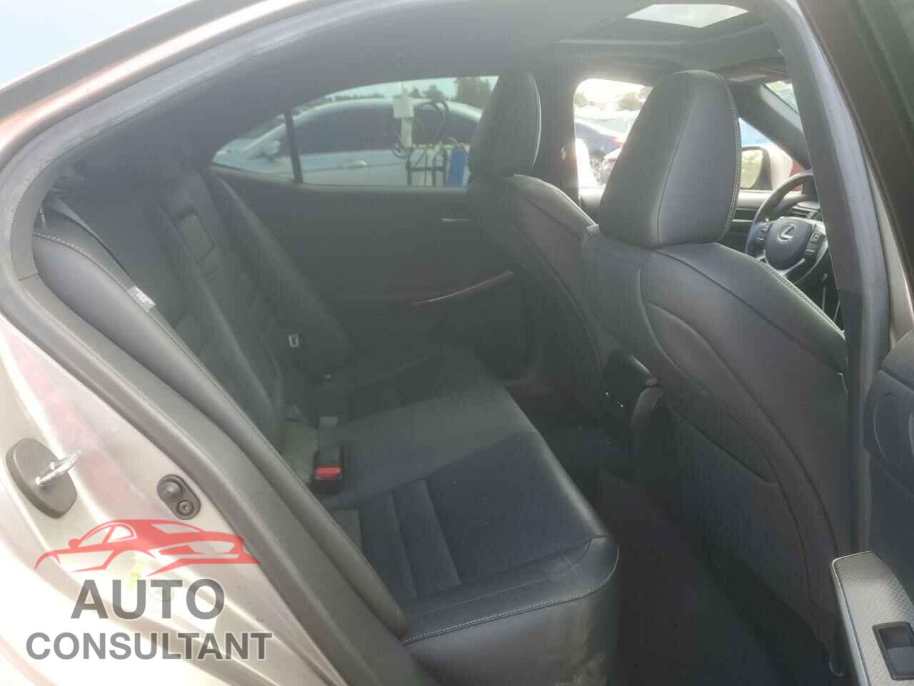 LEXUS IS 2017 - JTHBE1D25H5030104
