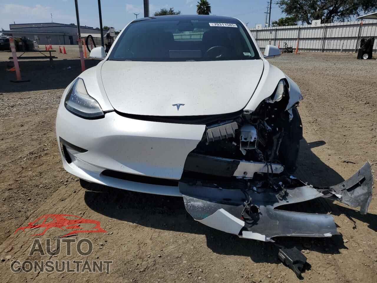 TESLA MODEL 3 2018 - 5YJ3E1EA4JF006554
