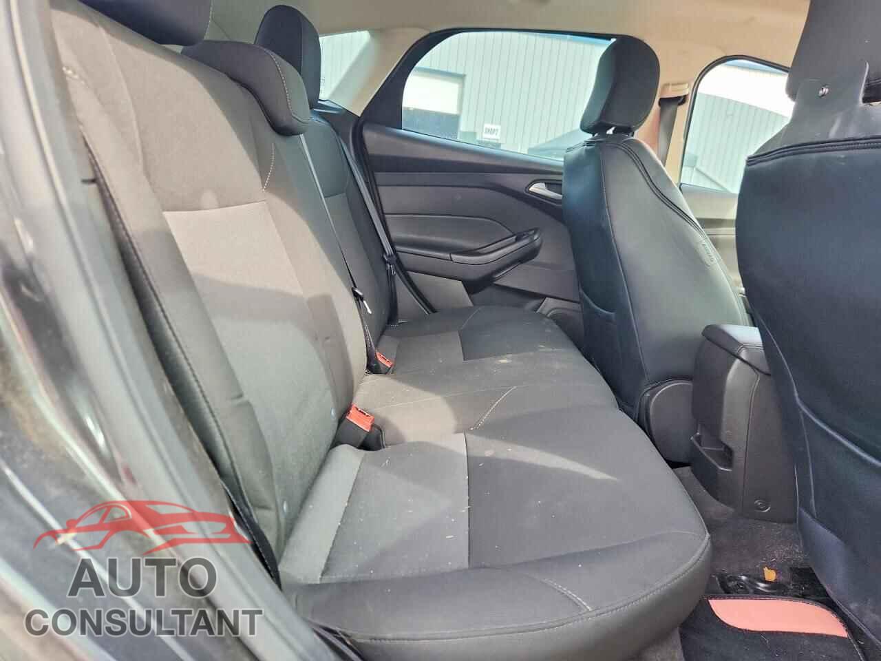 FORD FOCUS 2017 - 1FADP3M2XHL232082
