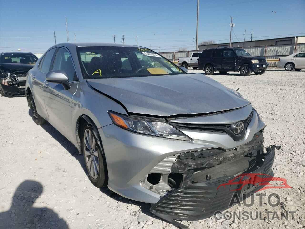 TOYOTA CAMRY 2018 - 4T1B11HK5JU038797