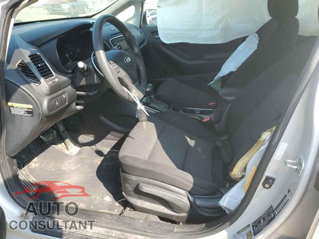 KIA FORTE 2017 - 3KPFK4A75HE101027
