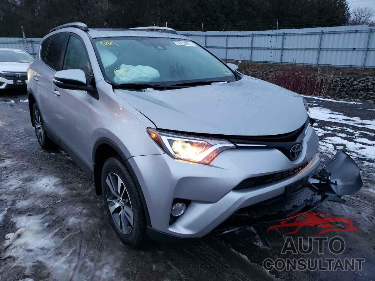 TOYOTA RAV4 2018 - 2T3RFREV8JW812190