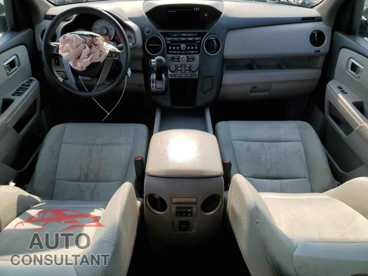 HONDA PILOT 2015 - 5FNYF4H22FB067529