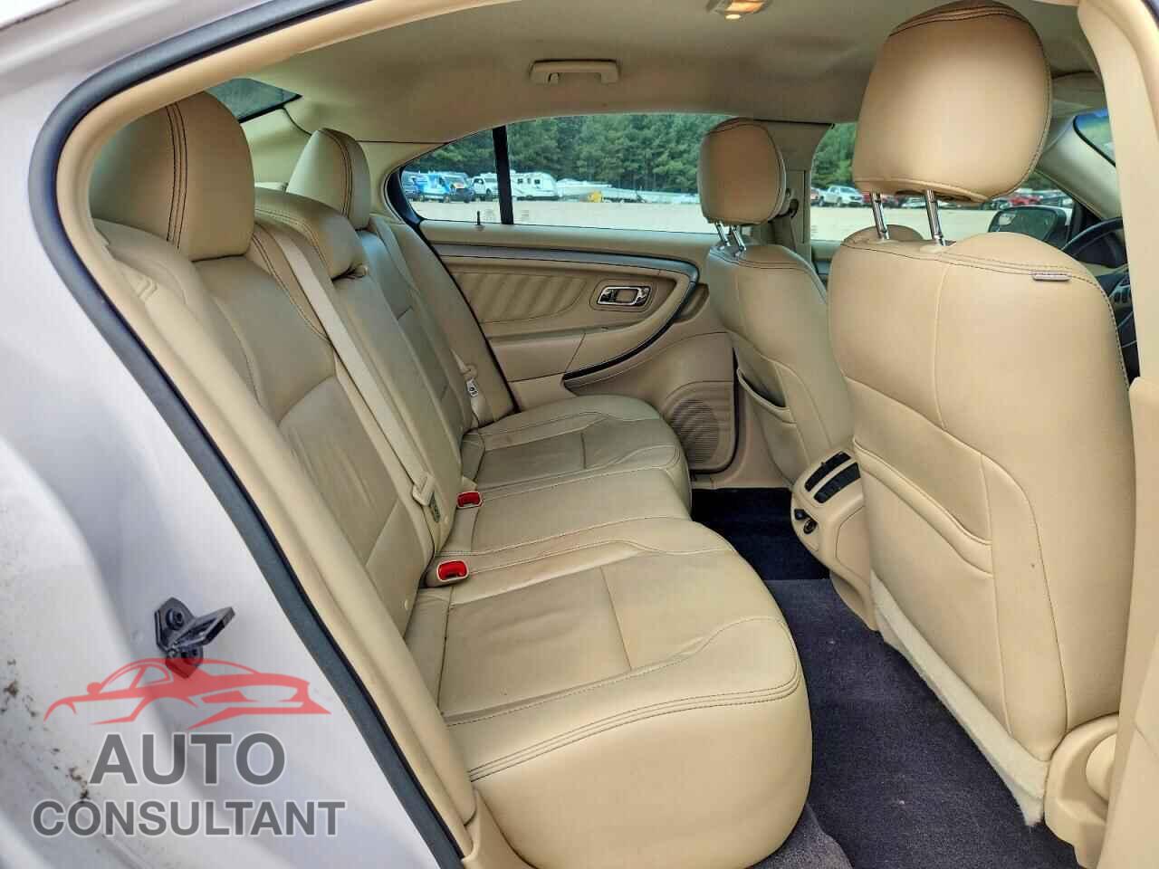 FORD TAURUS 2017 - 1FAHP2E89HG146172