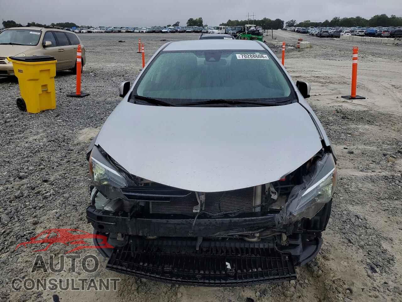 TOYOTA COROLLA 2017 - 5YFBURHE2HP707135