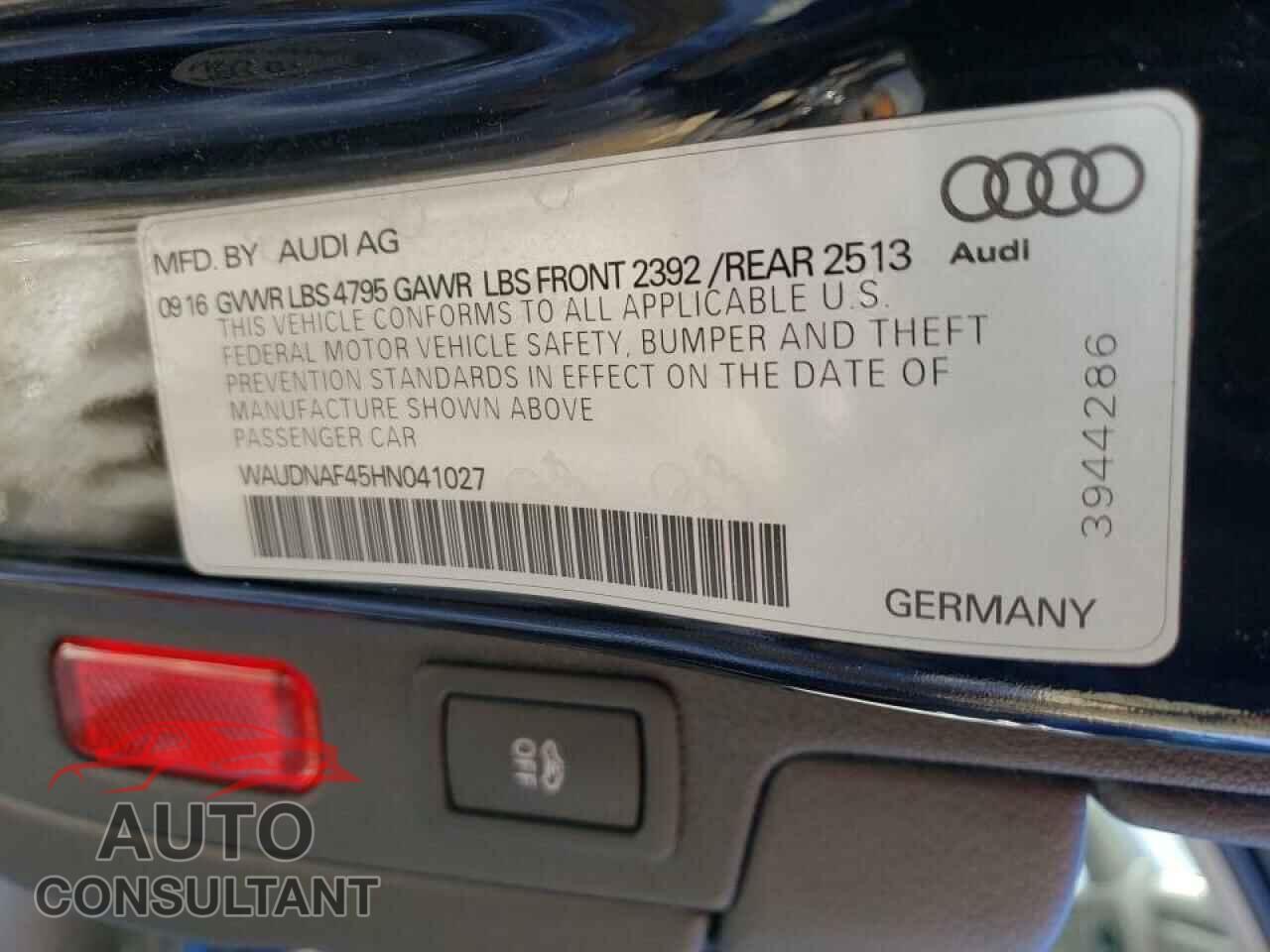 AUDI A4 2017 - WAUDNAF45HN041027