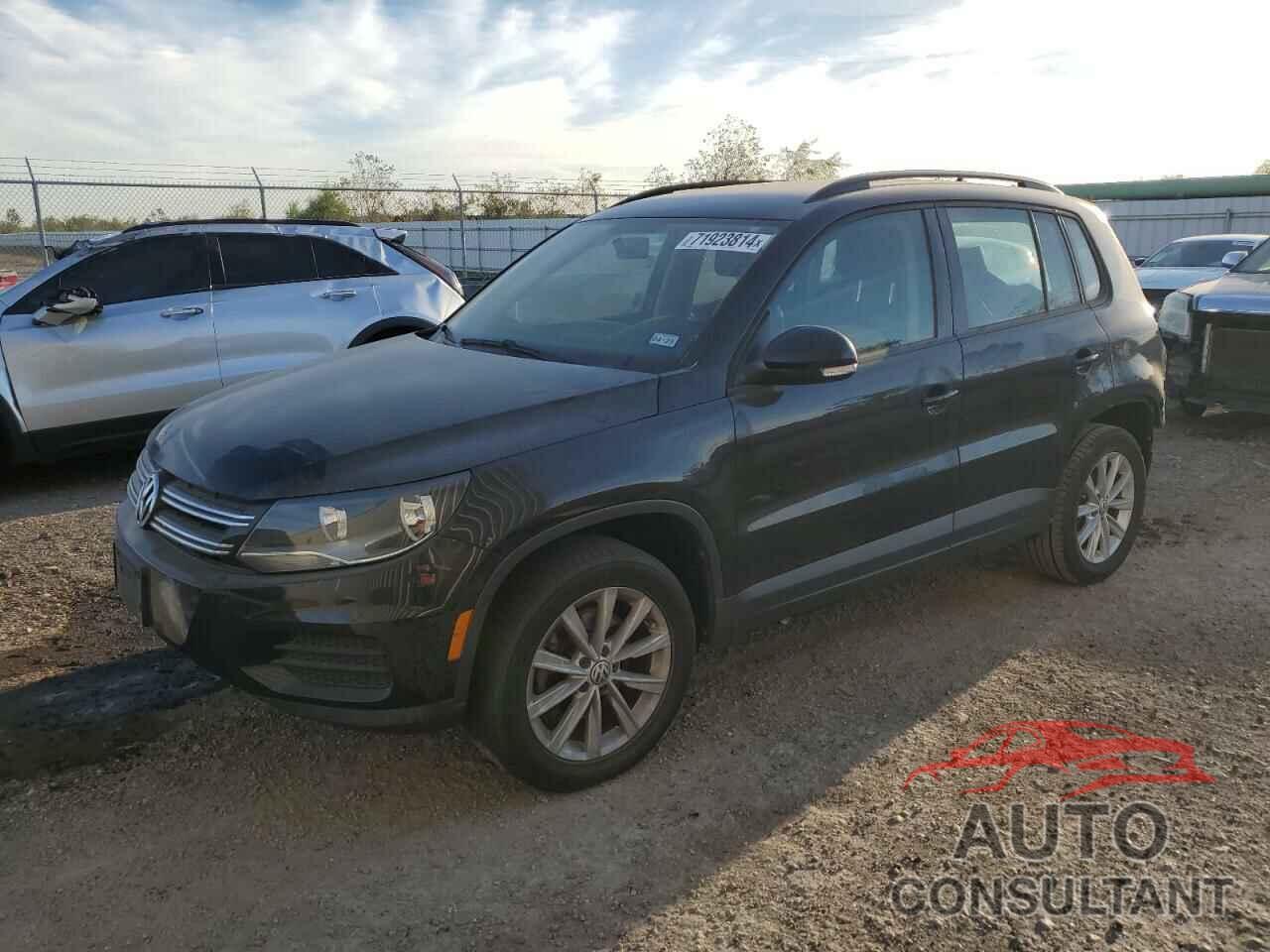 VOLKSWAGEN TIGUAN 2017 - WVGAV7AX0HK052914