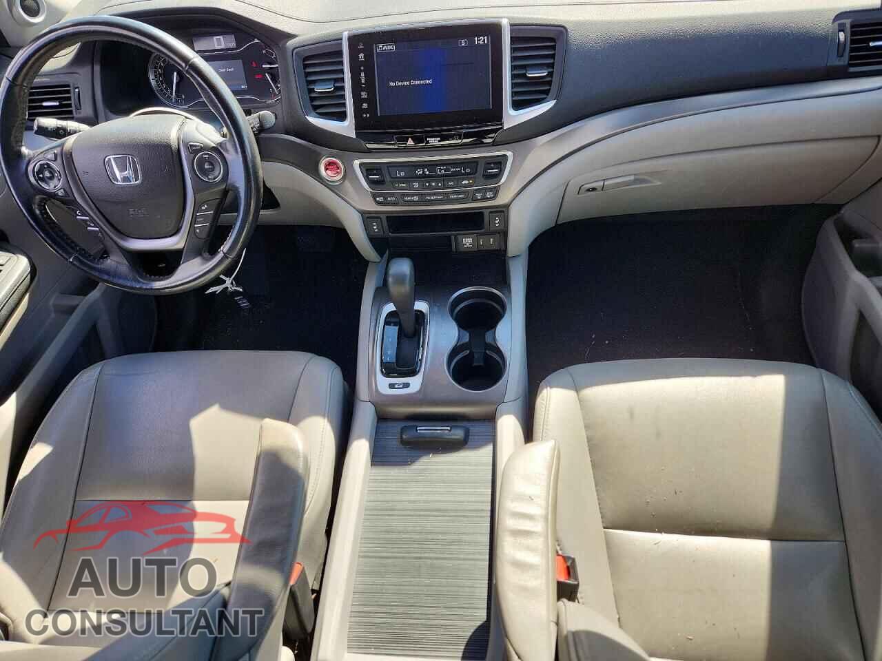 HONDA PILOT 2017 - 5FNYF6H57HB007738