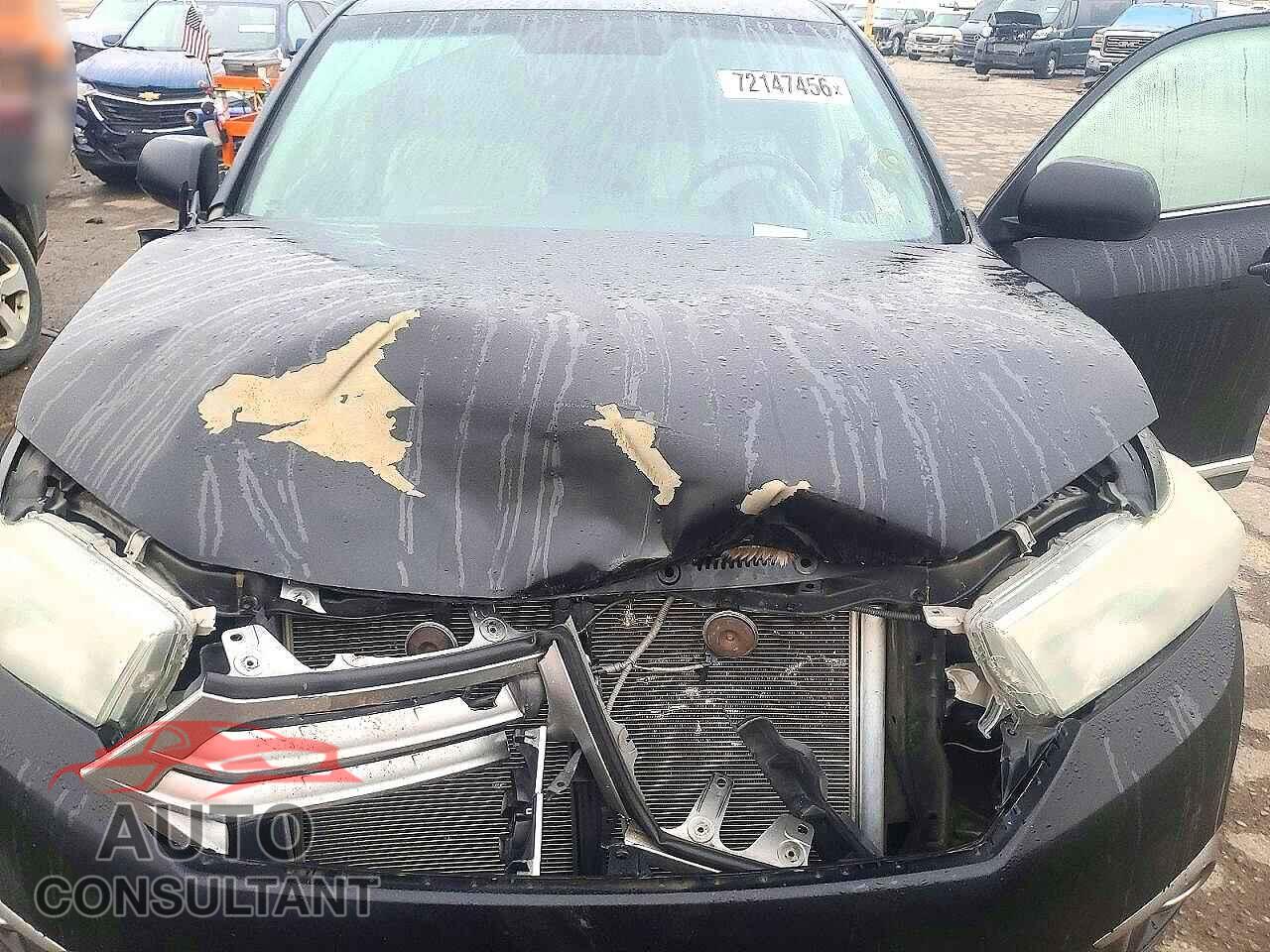 TOYOTA HIGHLANDER 2013 - 5TDBK3EH8DS206169