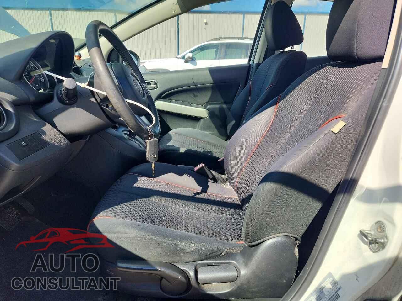 MAZDA 2 2013 - JM1DE1LY3D0158140