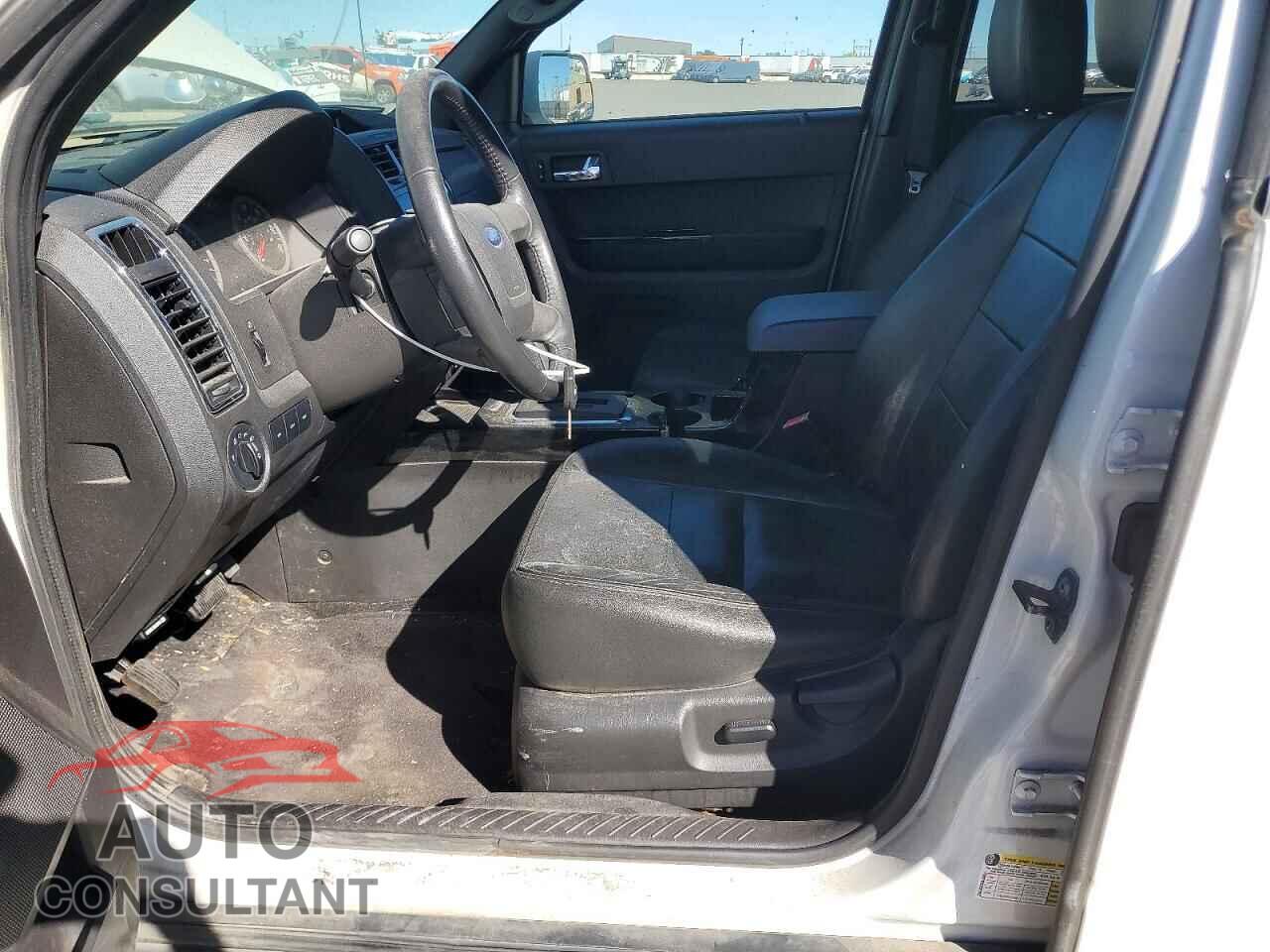 FORD ESCAPE 2010 - 1FMCU9EG1AKD38679