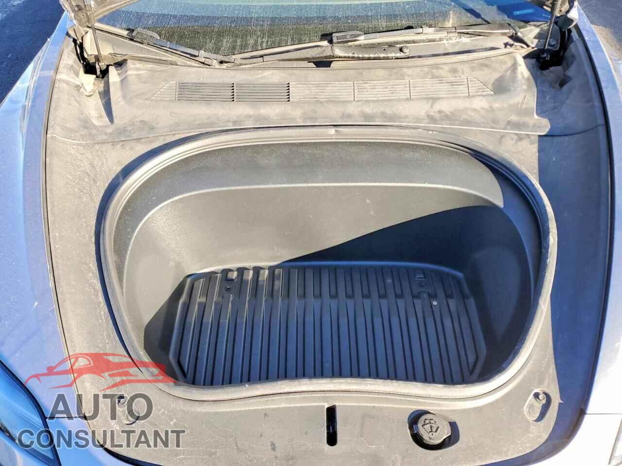 TESLA MODEL 3 2024 - 5YJ3E1EA3RF856672