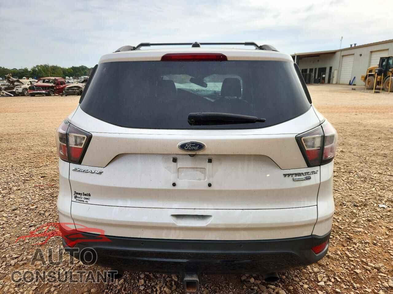 FORD ESCAPE 2017 - 1FMCU9J90HUB17662