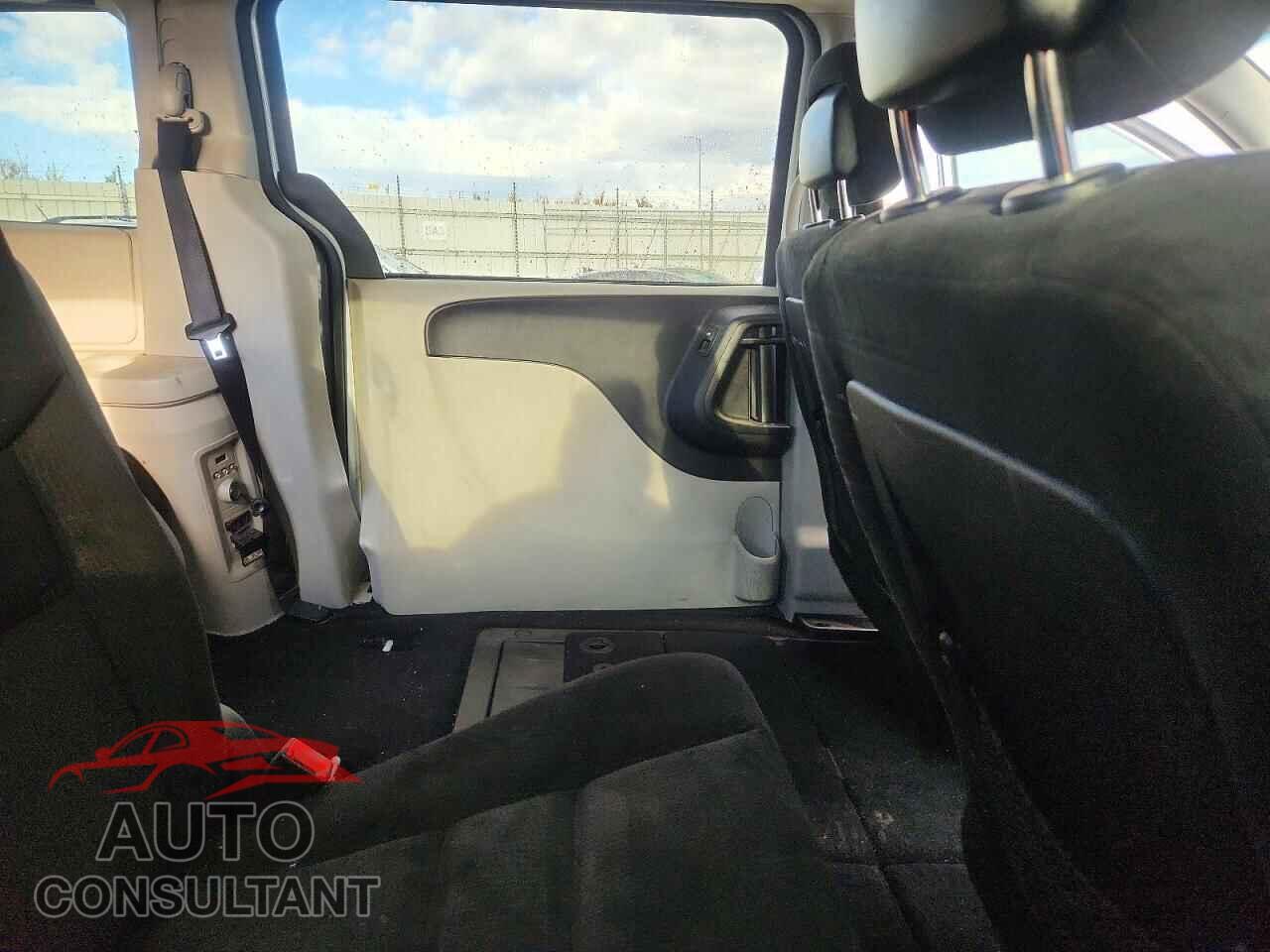 DODGE CARAVAN 2015 - 2C4RDGBG6FR584613