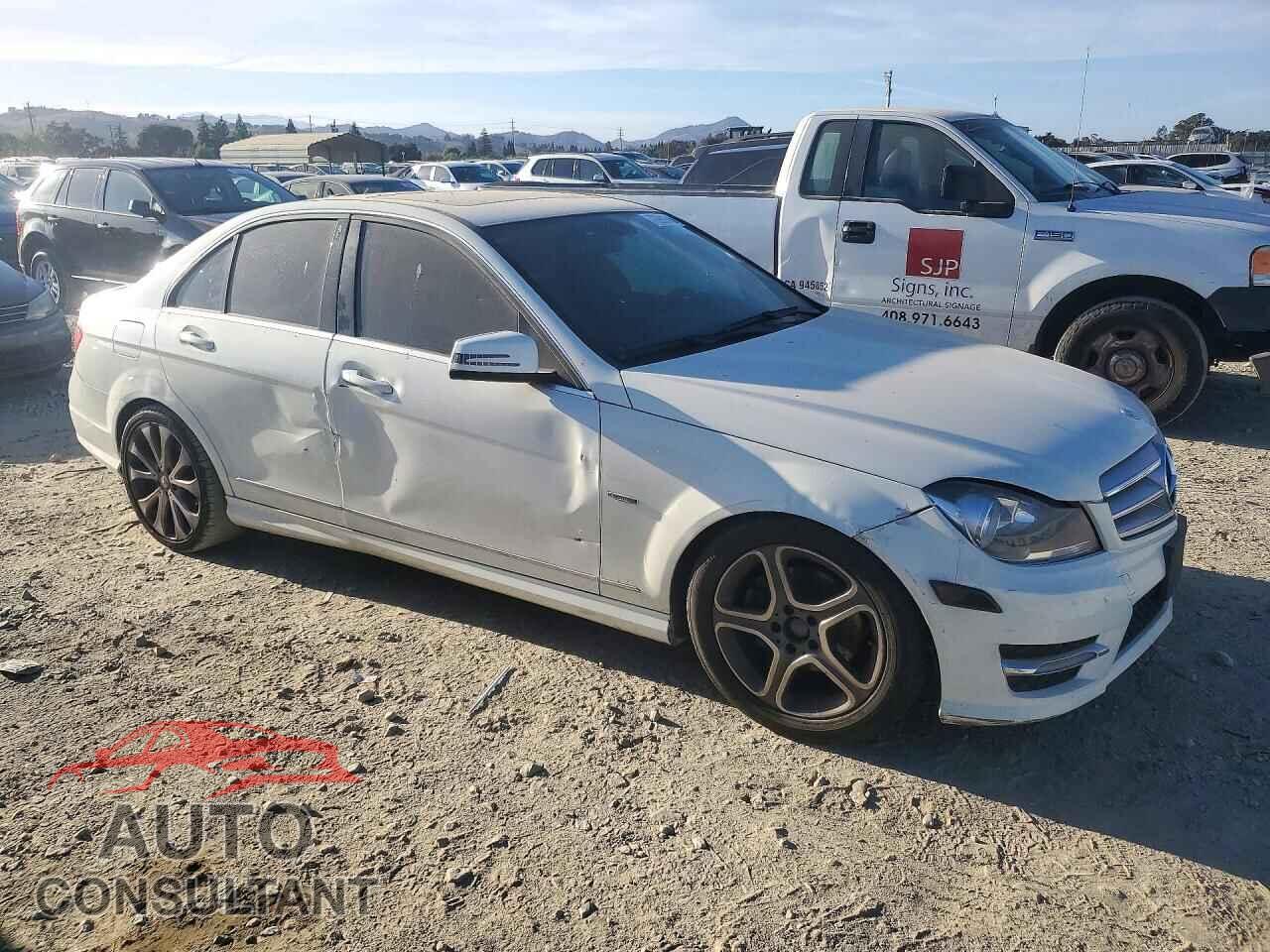 MERCEDES-BENZ C-CLASS 2012 - WDDGF4HB2CA641097