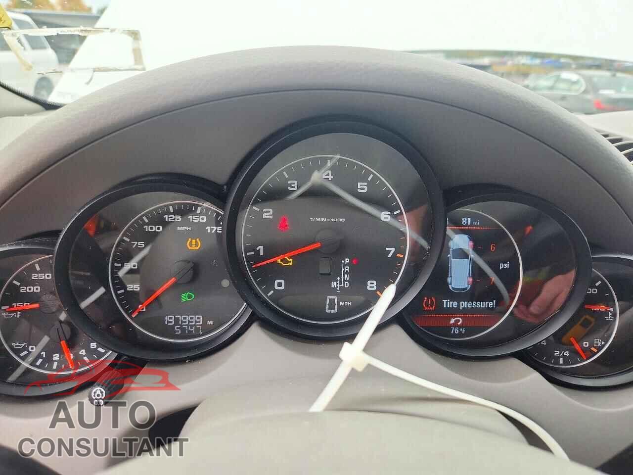 PORSCHE CAYENNE 2013 - WP1AA2A21DLA02789