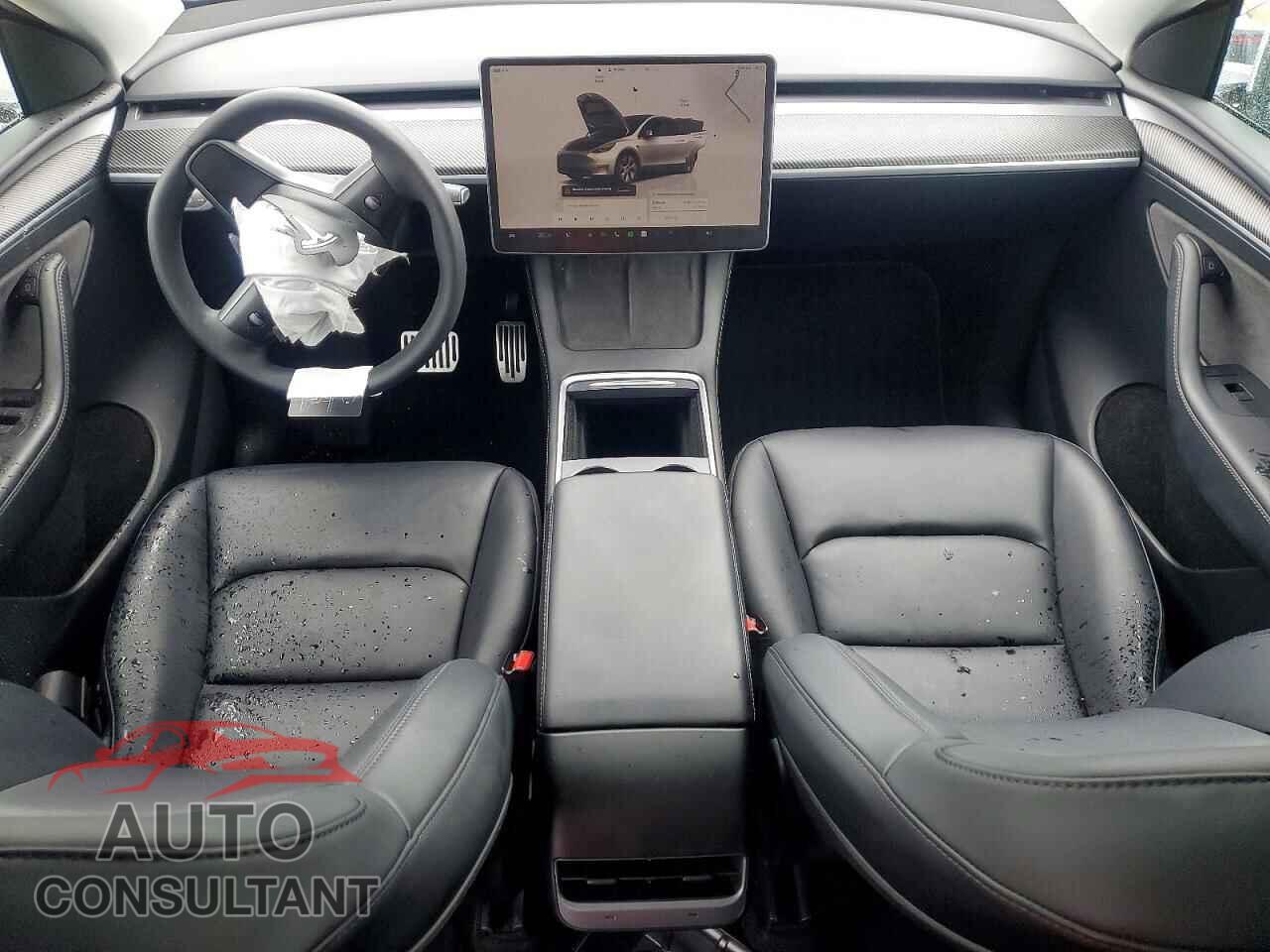 TESLA MODEL Y 2024 - 7SAYGDED0RF990070