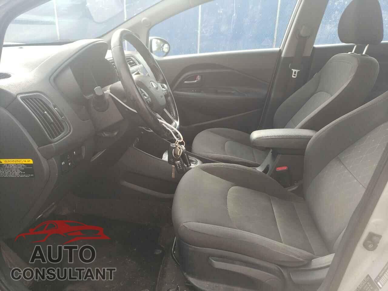 KIA RIO 2017 - KNADN4A38H6028265